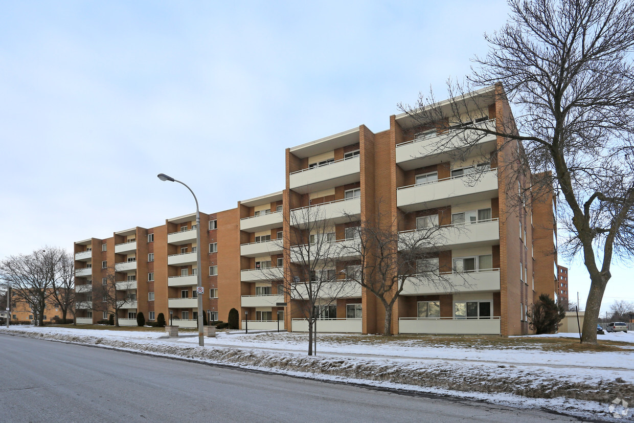 Building Photo - Confederation Apartments