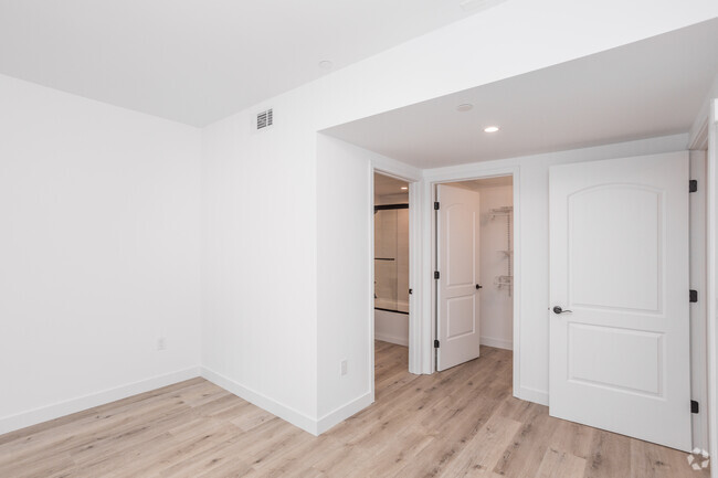 3BR, 2BA - 1275 SF - Olivia Apartments