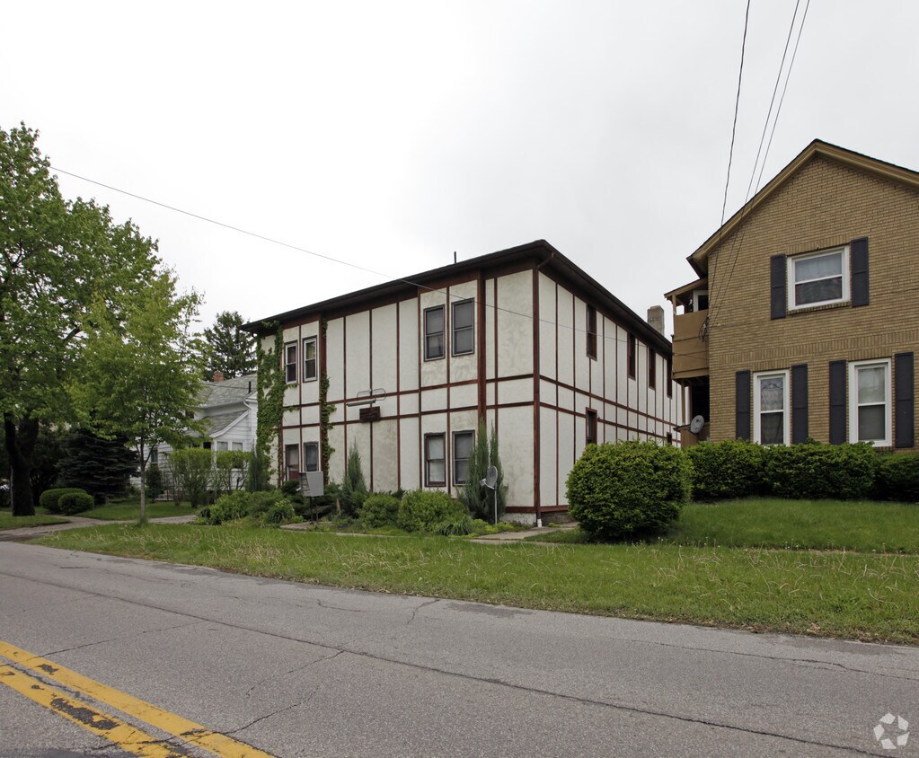 Building Photo - 612 W Highland Ave