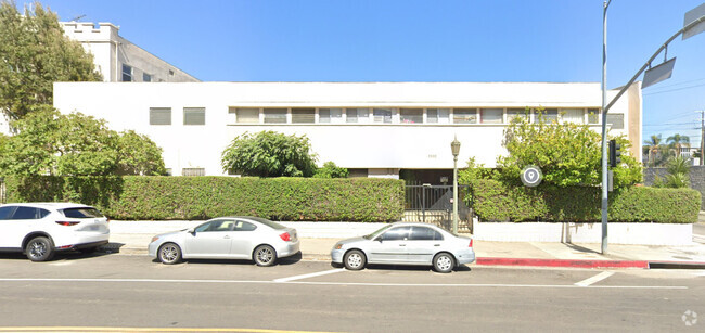 Building Photo - Capitol Gardens