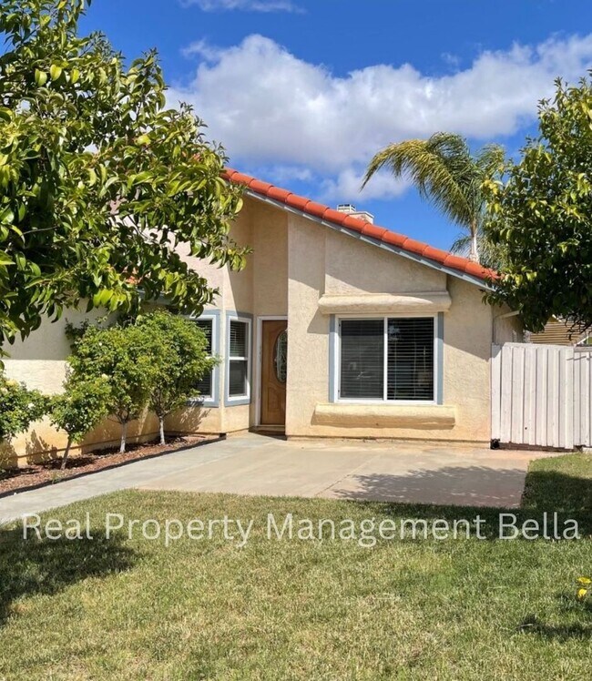 Building Photo - 39602 Currant Ct