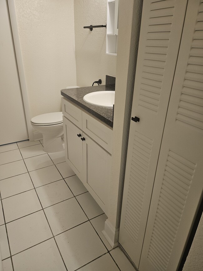 Bathroom - 387 S McMullen Booth Rd