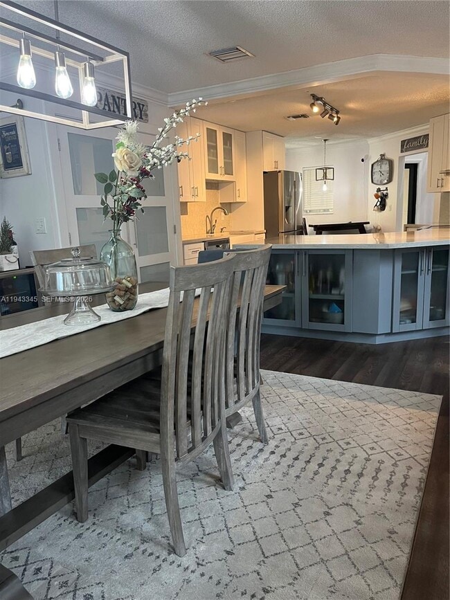 Foto del edificio - 9875 Fairway Cove Ln