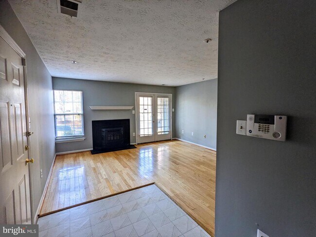 Foto del edificio - 4732 Dorsey Hall Dr