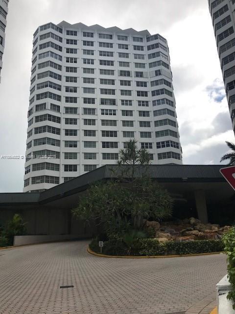 Building Photo - 801 Brickell Bay Dr