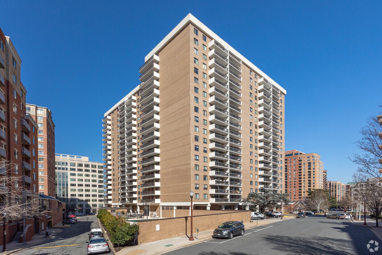 Tower Villas Apartments in Arlington, VA