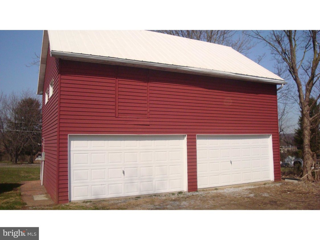 Building Photo - 4801 Horseshoe Pike
