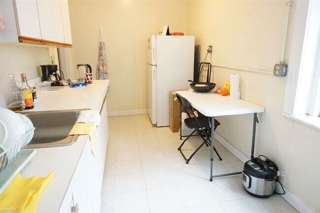 Building Photo - 1 br, 1 bath  - 51 Linden St 11