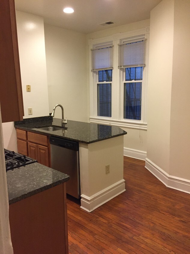 Eat-in kitchen - 1313 N Calvert St