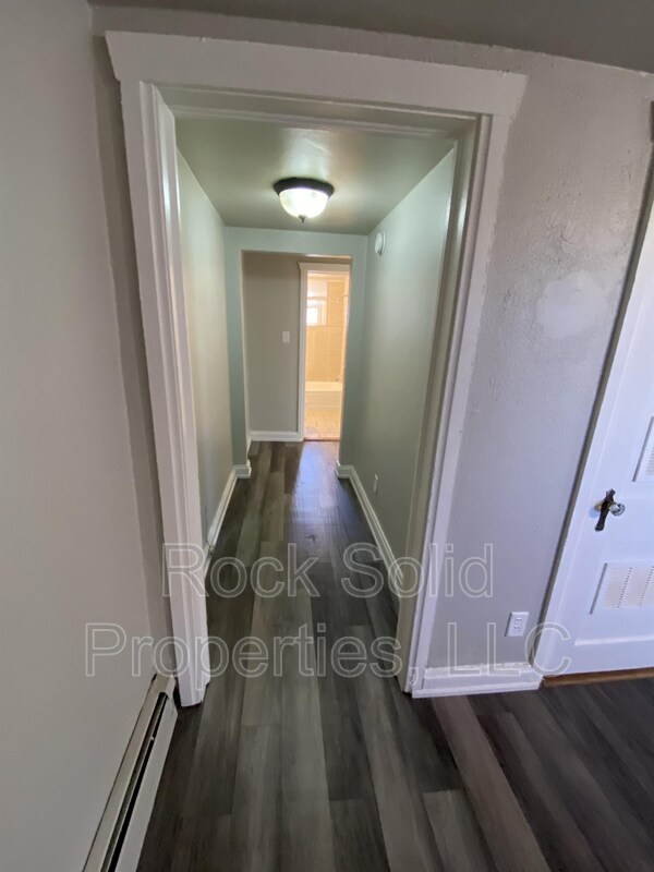 Foto del edificio - 1319 E 20th St