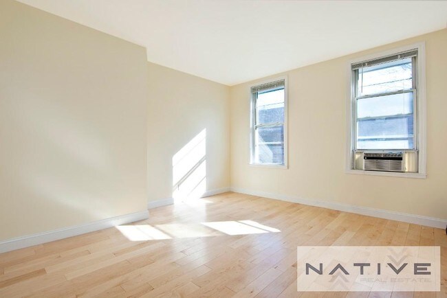 Foto del interior - 283  Devoe Street