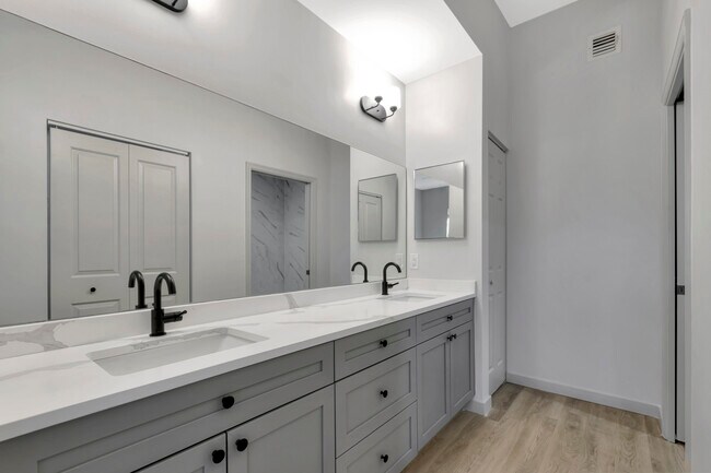 Baño principal - Melrose Apartments