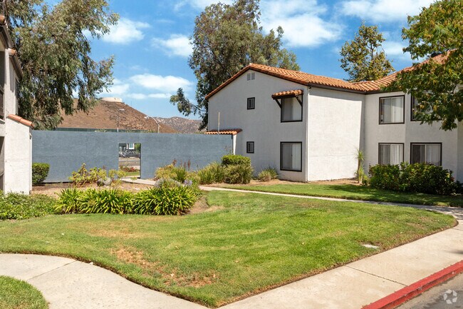 Patio - Tierra at Creekside