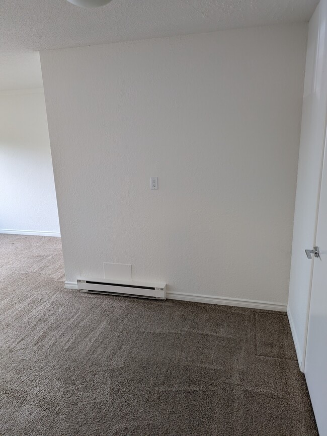 Building Photo - 575 Marifield Ave