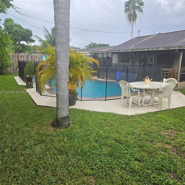 Foto del edificio - 11461 NW 45th Pl