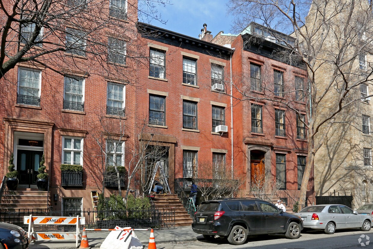 11 Bank St, New York, NY 10014 Apartments in New York, NY