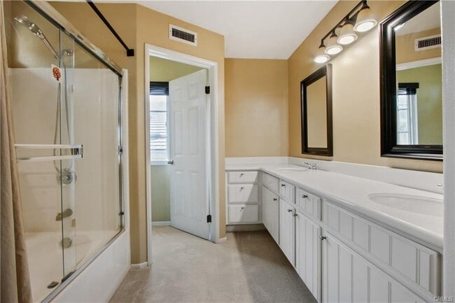 Foto del edificio - 79 Danbury Lane, Irvine, CA 92618 - 3 BR 3...