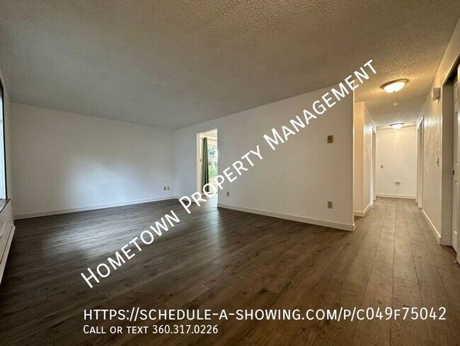 Building Photo - 1310 Goldenrod Dr SE
