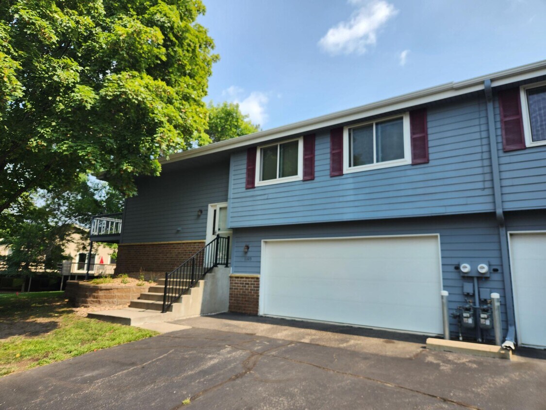 11105 Xavier Rd, Minneapolis, MN 55437 Townhome Rentals in