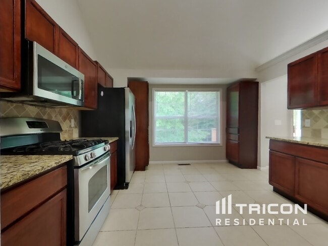 Building Photo - 3698 Autumn View Dr