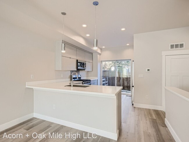 Building Photo - 2 br, 2.5 bath House - 3443 W 63rd Pl