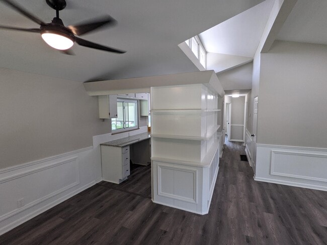 Building Photo - 4165 Maplegrove Dr