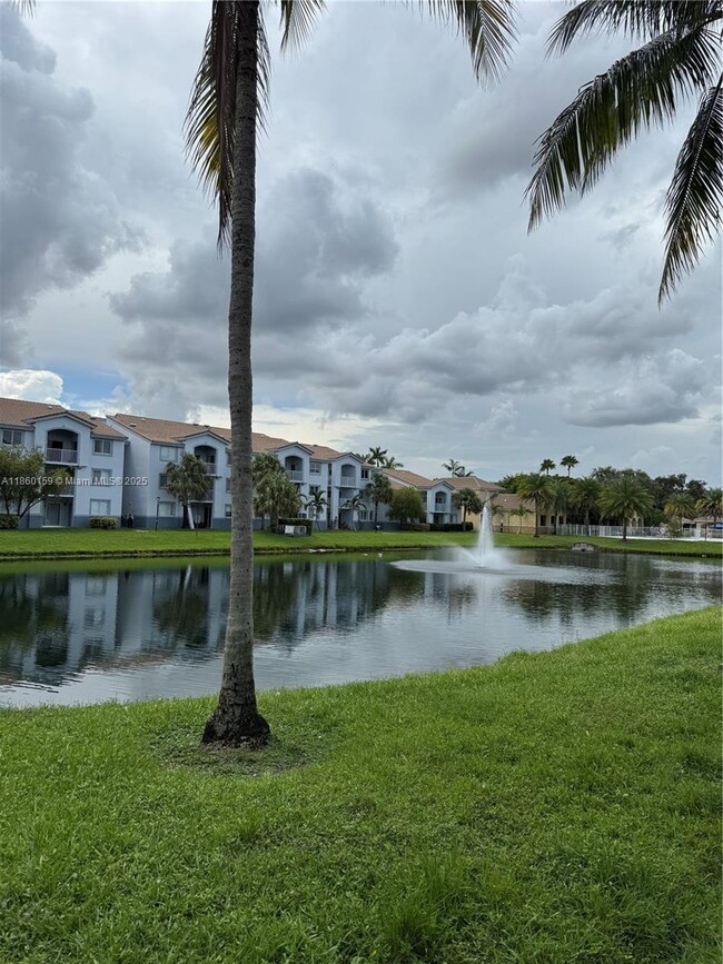 Building Photo - 2620 S University Dr
