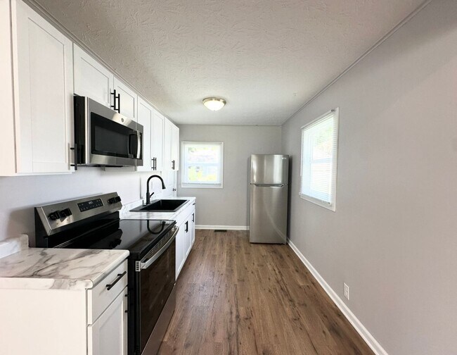 Foto del edificio - 2288 N Moreland Ave
