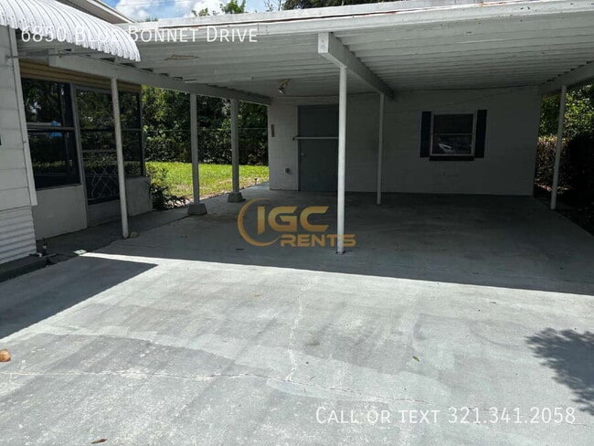 Building Photo - 6850 Blue Bonnet Dr