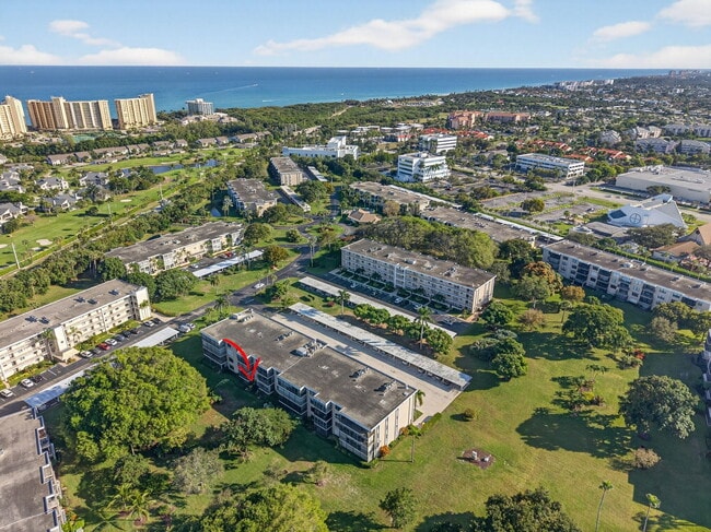 Foto del edificio - 300 N Hwy A1A