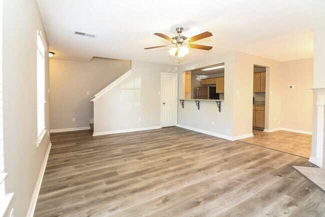 Foto del edificio - 7166 Charlton Way