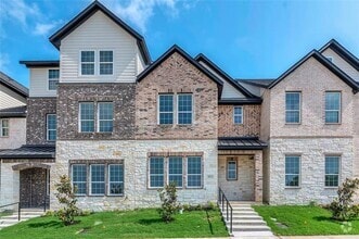 Building Photo - 3411 Sanjeev Dr