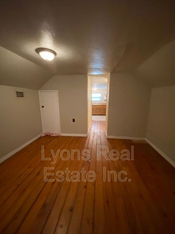 Foto del edificio - 2210 Cantor Ln