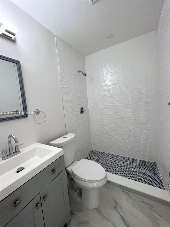 Foto del edificio - 31 SW 67th Ct