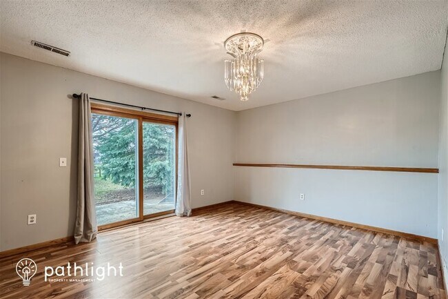 Foto del edificio - 9027 Prestwick Parkway North