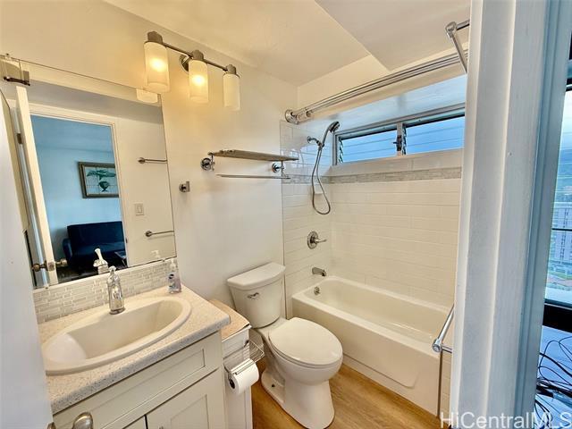 Building Photo - 2525 Date St