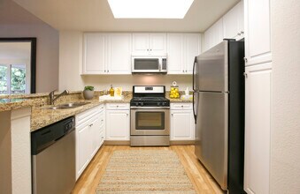 Newport Bluffs Apartment Village photo'