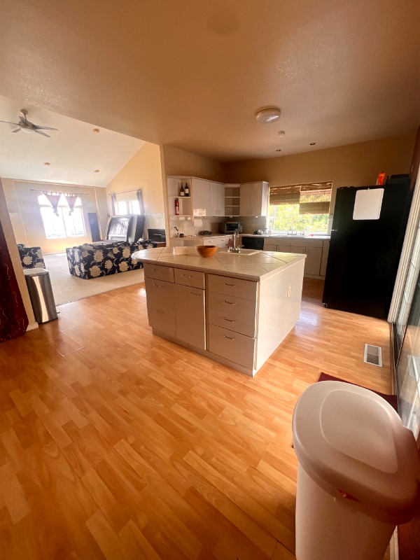 Foto del edificio - 10072 Roseview Dr