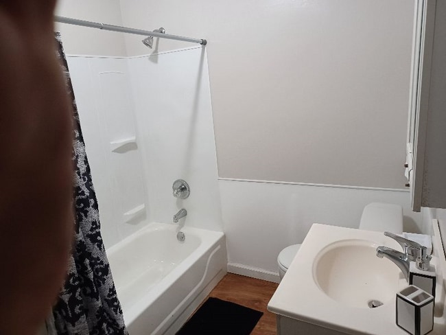 Building Photo - 4538 Fairpark Ave