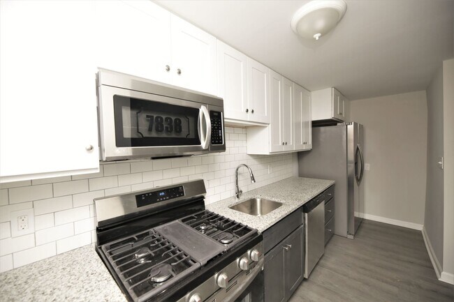Foto del edificio - Lovely Dundalk 3bd/2ba Renovated rowhome w...