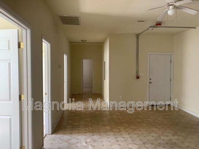 Foto del edificio - 516 N Beckford Dr