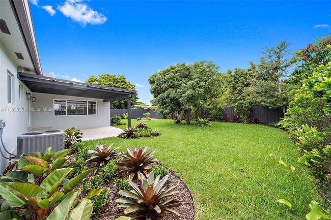 Foto del edificio - 3925 SW 5th Terrace