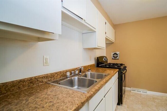 Building Photo - 973 Glen Hayes, Moon-Crescent Township, PA...