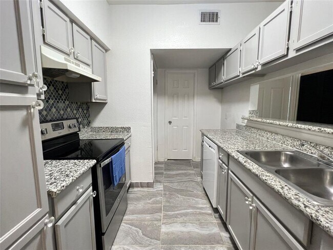 Foto del edificio - 14550 Fonmeadow Dr