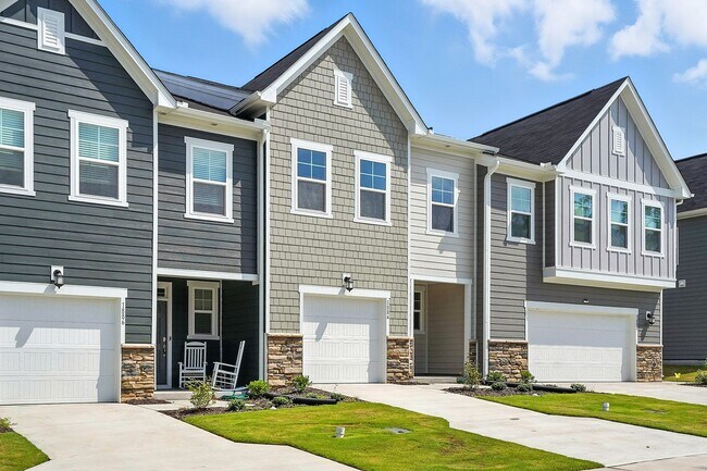 Foto del edificio - BRAND NEW TOWNHOME Available now, Depot 49...