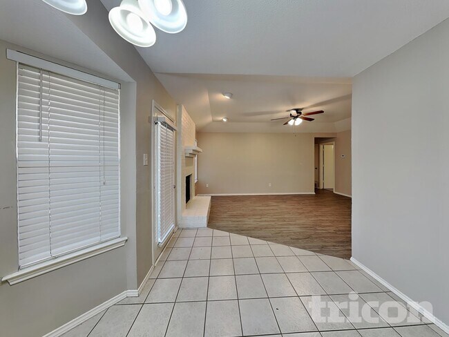 Foto del edificio - 5708 Woodsetter Ct