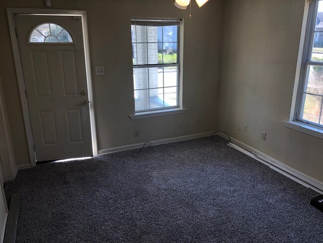 Building Photo - 3BD/1BA Single Family Home