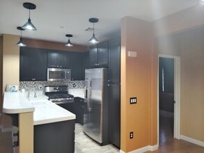 Building Photo - 2727 Hazelnut Ct