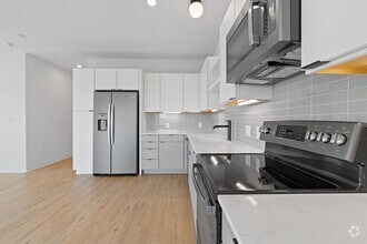 Building Photo - 100 Mockingbird Ln W