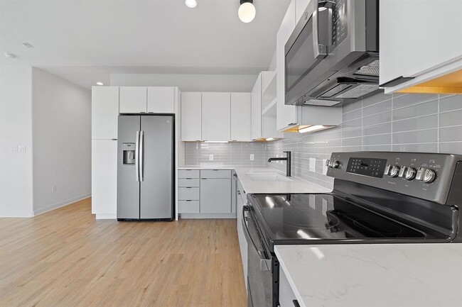 Foto del edificio - 100 Mockingbird Ln W